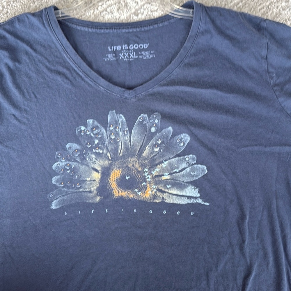 LIFE IS GOOD Women's Marine Blue Daisy Short Sleeve V-Neck- Size XXXL - Picture 8 of 10